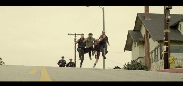 Carlton-Draught-Beer-Chase04 Une course poursuite épique une bière à la main