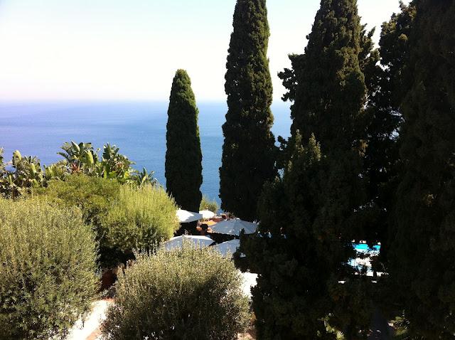 PÉRIPLE SICILIEN - PART I: TAORMINA...PAR HAYLEY PÉRIPLE SICILIEN - PART I: TAORMINA...PAR HAYLEY