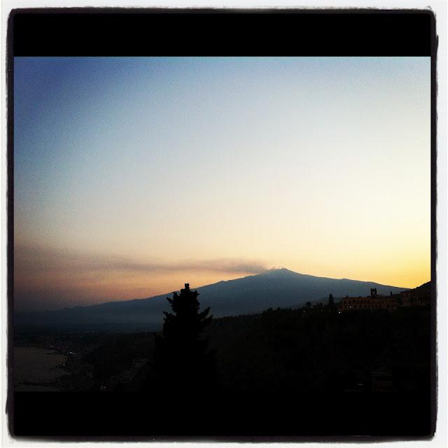 PÉRIPLE SICILIEN - PART I: TAORMINA...PAR HAYLEY PÉRIPLE SICILIEN - PART I: TAORMINA...PAR HAYLEY