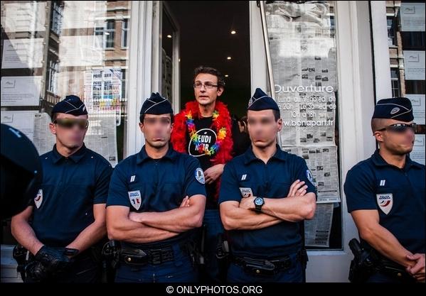Jeudi Noir. Action contre les agences à liste, Paris. raid-jeudi-noir-paris-0021