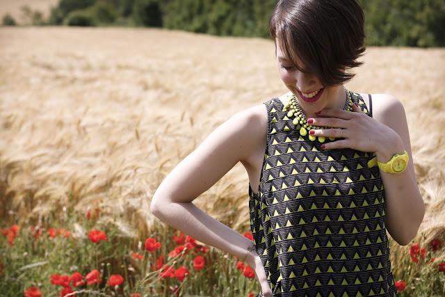 # Dans les coquelicots # # Dans les coquelicots #