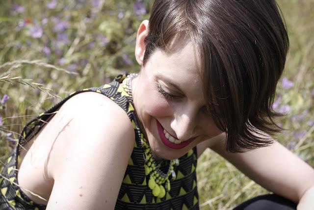 # Dans les coquelicots # # Dans les coquelicots #