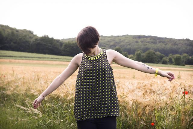 # Dans les coquelicots # # Dans les coquelicots #