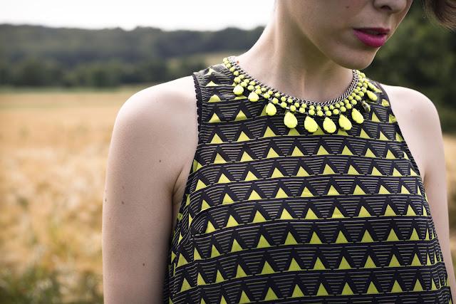 # Dans les coquelicots # # Dans les coquelicots #