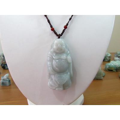 Pendentif Bouddha rieur en jade