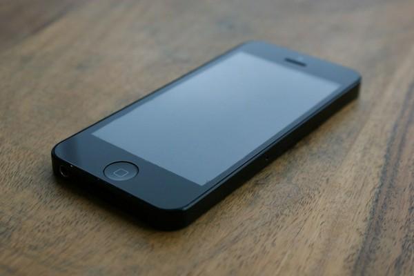 7908253016_a1f9f7629f_z (1) 10 millions d’iPhone 5 vendus en une semaine ?