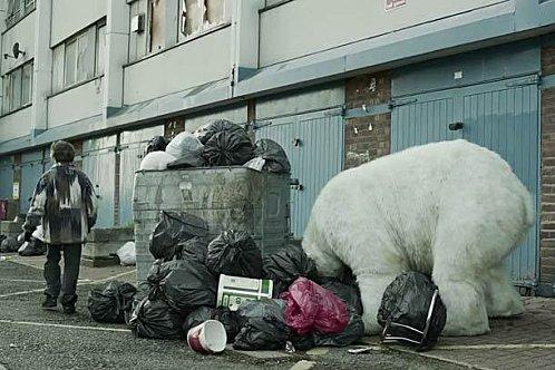 Polar-Bear-in-London-Greenpeace-1.jpg