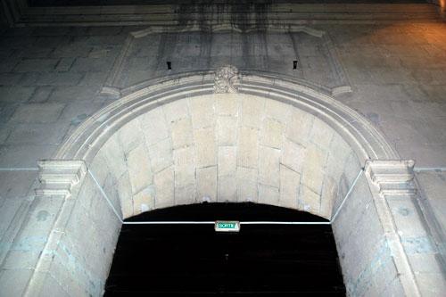 La stéréotomie en chaire à l'église Sainte-Croix de Maussane-les-Alpilles (13) La stéréotomie en chaire à l'église Sainte-Croix de Maussane-les-Alpilles (13)