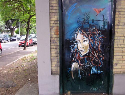 Street Art by Alice : un souffle de féminité envahit nos villes Street Art by Alice : un souffle de féminité envahit nos villes