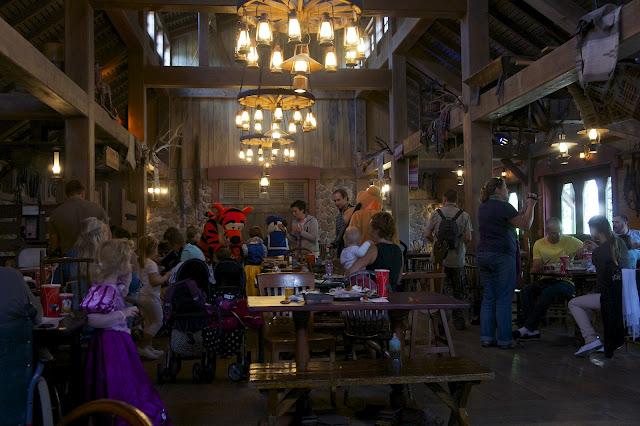 Les 2 ans: une fête, des doux moments et des étoiles dans les yeux.. Les 2 ans: une fête, des doux moments et des étoiles dans les yeux..