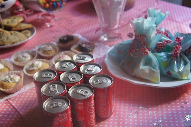 Les 2 ans: une fête, des doux moments et des étoiles dans les yeux.. Les 2 ans: une fête, des doux moments et des étoiles dans les yeux..