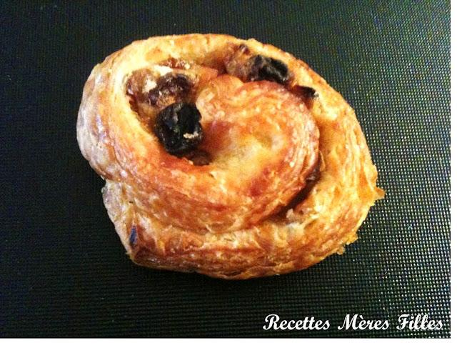 La recette Petit Déjeuner : Pains aux raisins La recette Petit Déjeuner : Pains aux raisins