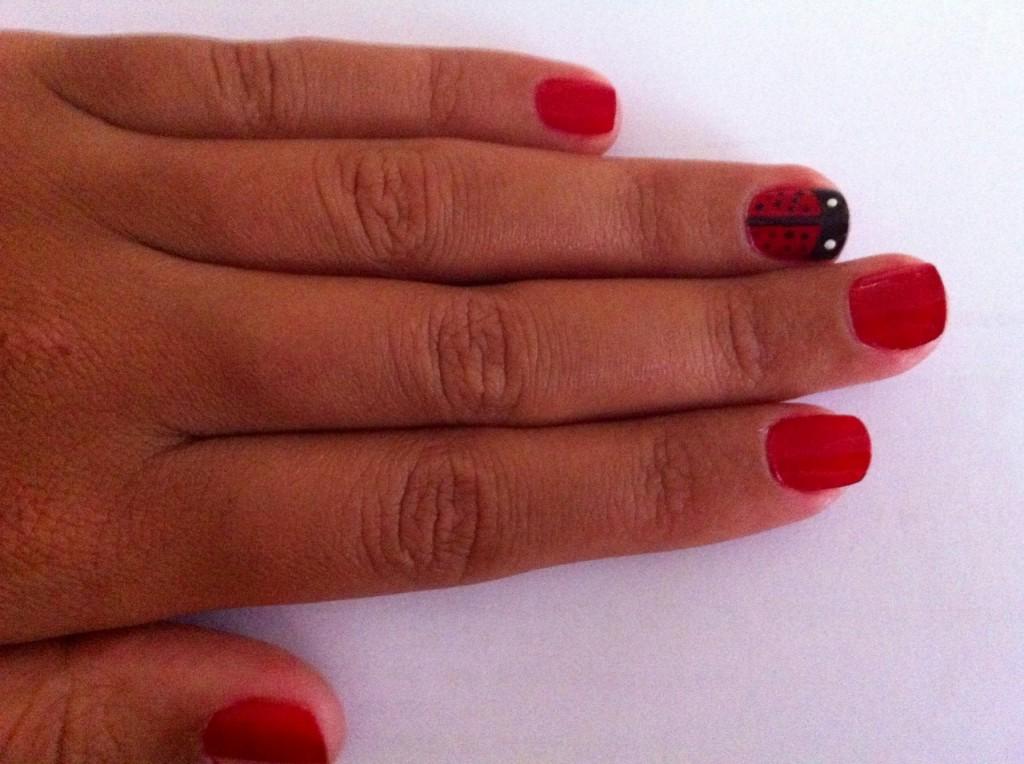 nail art coccinelle 3 Une coccinelle sur mes ongles