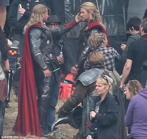 article-0-14F6052A000005DC-608_634x602 Premières photos du tournage de Thor 2
