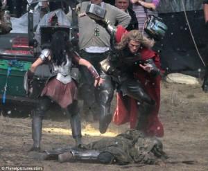 article-0-14F5FD62000005DC-992_634x524 Premières photos du tournage de Thor 2
