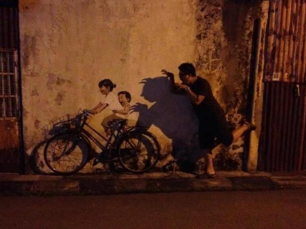 Ernest Zacharevic : le street art participatif Ernest Zacharevic : le street art participatif