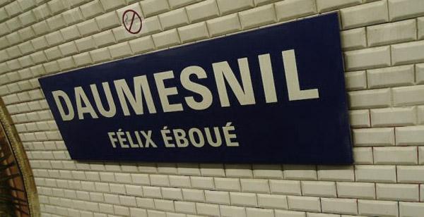 Une femme accouche sur le quai du métro station Daumesnil