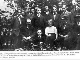 Groupe-de-gottingen-en-1922-tous-eleves-de-Husserl.jpg