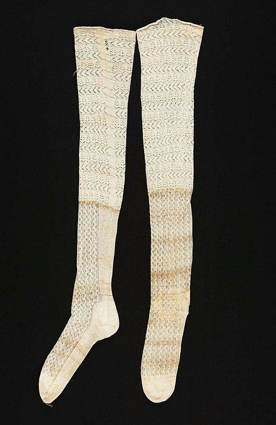 Bas-de-coton-tricote-France-XVIIIe.jpg