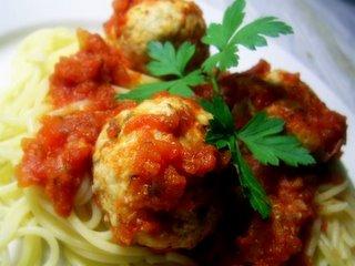 Boulettes de poulet à la sauce tomate