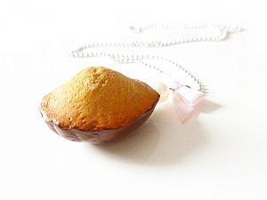 La madeleine de Proust en sautoir pour afficher votre gourmandise collier-sautoir-madeleine-au-chocolat-1553509-sautoir-madel.jpg