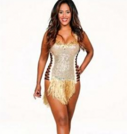 Amel Bent choquée par les photos retouchées de