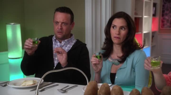 vlcsnap-2012-09-27-04h43m02s17 Pilote: The Neighbors