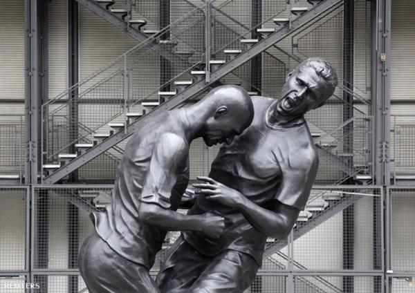 Le coup de tête de Zidane en sculpture géante exposé à Pompidou