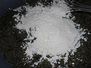 ROULE D'EPINARD, FROMAGE AIL ET FINES HERBES ET SAUMON FUME CIMG8307.JPG