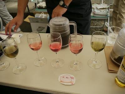 Au Centre de Recherche de Kanaya Au Centre de Recherche de Kanaya