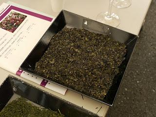 Au Centre de Recherche de Kanaya Au Centre de Recherche de Kanaya