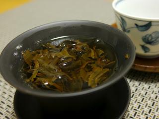 Au Centre de Recherche de Kanaya Au Centre de Recherche de Kanaya