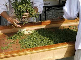 Au Centre de Recherche de Kanaya Au Centre de Recherche de Kanaya