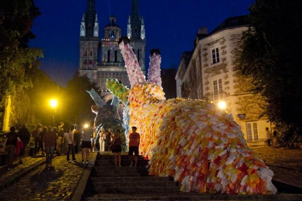 f4-600x399 Florentijn Hofman : sculptures en sachets