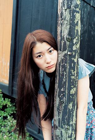 Narumi RiKo publie un photobook pour ses 20 ans, et joyeux...