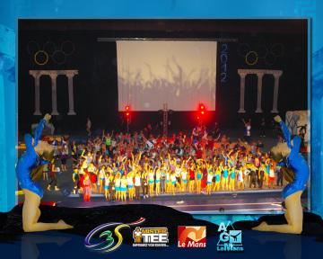 Plus de 1000 spectateurs au gala de gymnastique de l'avant garde du mans - antarès 2012 Enorme succès pour l’édition 2012 du gala de l’AGM, merci à tous !!