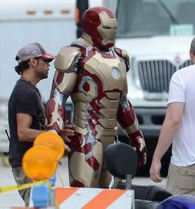 iron-man-3-armor-closeup Robert Downey Jr. de retour sur le tournage de Iron Man 3