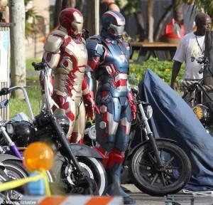 iron-man-3-iron-patriot-armor Robert Downey Jr. de retour sur le tournage de Iron Man 3