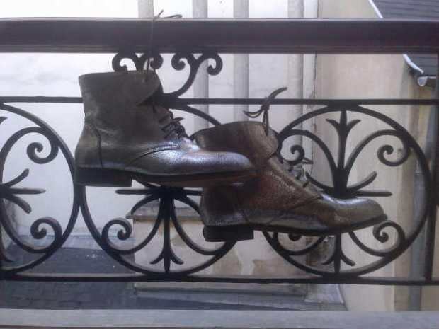 urban outfitters boots ITW FASHION USA