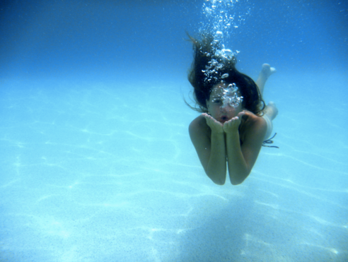 bisous de la piscine Celles qui se maquillent pour aller à la piscine…