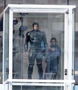 joel-kinnaman-robocop-set-photo Photos tournages {n°5}
