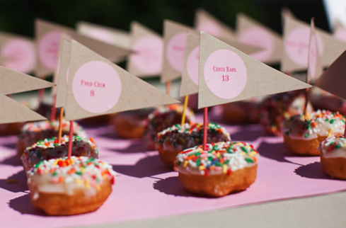 beignet-donut-gourmandise-escort-card Nouveaux modèles d’escort card