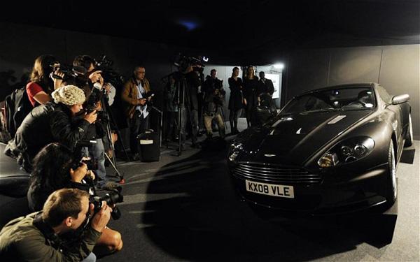 Le maillot de bain de James Bond vendu 55.000 euros
