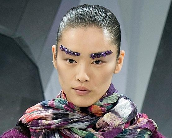 Chanel runway details: Purple Brows