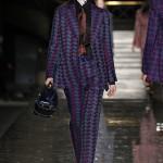 Le tailleur-pantalon imprimé ? Tendance. Le tailleur-pantalon imprimé ? Tendance.