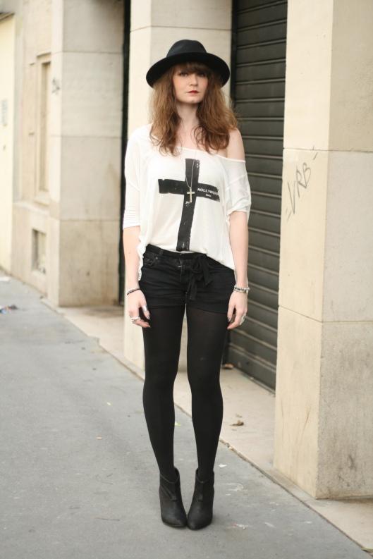 tenue short jean chapeau Crux