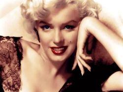Plus de cinquante ans après sa mort, deux nouveaux livres sur Marilyn Monroe Plus de cinquante ans après sa mort, deux nouveaux livres sur Marilyn Monroe