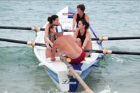 Surfboat: Les Béglaises veulent glisser vers le succès