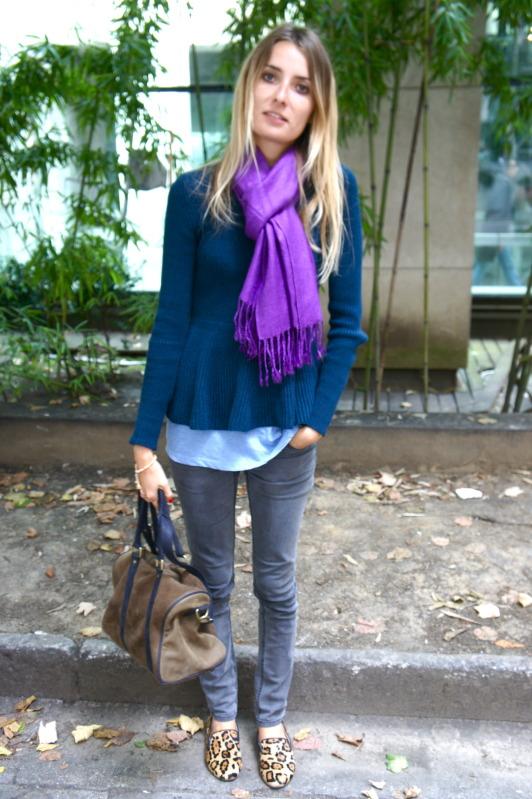 Avec mon pashmina... Image and video hosting by TinyPic