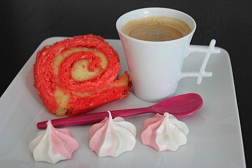 Pink Roulé et Meringues Bi-colores pour Octobre Rose Meringues-bicolores.JPG